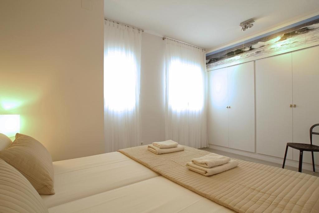 Warm Sands Apartment By Hello Homes Sitges Eksteriør bilde